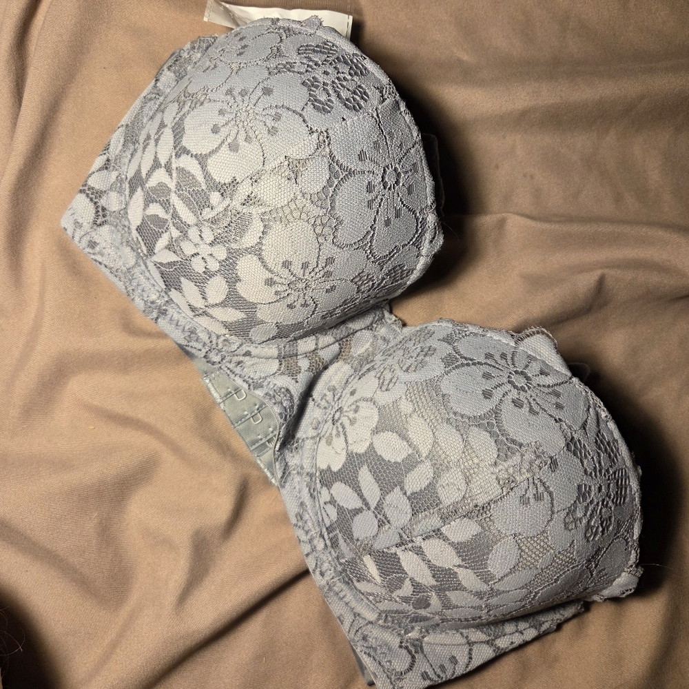 Lace Strapless Bra